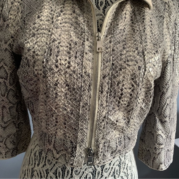 Blacky Dress Berlin Faux Snakeskin Cropped Blazer - Picture 6 of 15